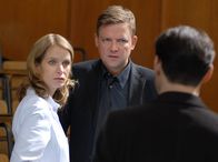 Tatort – rbb Fernsehen TATORT: BLINDER GLAUBE Uhr. Die Ermittlungen in einem Mordfall an der Uni-Augenklinik führen die Kommissare Till Ritter (Dominic Raacke) und Felix Stark (Boris Aljinovic) auf die Spur eines streng geheimen, hochbrisanten Forschungsprojekts. Was wissen Dr. Nicolai (Justus von Dohnány, Mitte) und seine Verlobte Mareike Andresen (Judith Engel)?