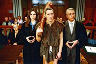 Edel & Starck – Sandra (Rebecca Immanuel, l.) und Felix (Christoph M. Ohrt, r.) verdeutlichen unverständlich die Hintergründe der Tat von Andreas Maurer (Ralph Herforth, M.) ...