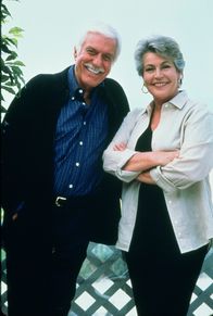 Diagnose: Mord – Dr. Mark Sloan (Dick Van Dyke, l.); Danielle Marsh (Helen Reddy)