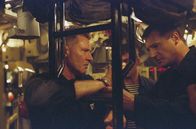 K-19 - Showdown in der Tiefe – Der Kapitän des Atom-U-Boots K-19 Alexei Vostrikov (Harrison Ford, li.) und der Erste Offizier Mikhail Polenin (Liam Neeson, re.). Das Verhältnis der beiden sorgt für Spannungen an Bord.
