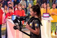 1, 2 oder 3 – Kamerakind Annika ist heute für die tollen Bilder aus dem "1, 2 oder 3"-Studio verantwortlich.
