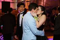 The Goldbergs – Geoff Schwartz (Sam Lerner, l.); Erica Goldberg (Hayley Orrantia, r.)