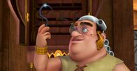 Peter Pan - Neue Abenteuer – Mister Smee hat den Haken seines Bosses, Captain Hook poliert und bewundert nun sein Werk.