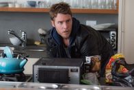 Limitless – Vom erfolglosen Musiker, zum Gesuchten des FBIs: Brian Finch (Jake McDorman) ...