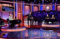 Wer weiß denn sowas? – moderator Horst Lichter (2.v.l.) und den Kunsthändler und Sachverständiger in der ZDF-Sendereihe ‚Bares für Rares‘, Sven Deutschmanek (2.v.r.).