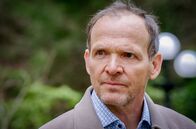 Sturm der Liebe – Markus (Timo Ben Schöfer) ist schockiert, dass er seine Tochter vergiftet hat.