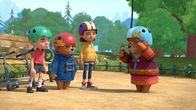 Paddingtons Abenteuer – Jonathan Brown (l.), Paddington (2.v.l.), Judy Brown (2.v.r.)
