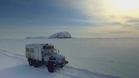 Sibirien - Die Eisstraße ins Polarmeer – Die Polartrasse in Sibirien führt durch und über das Eis der Flüsse, die im Winter zu Straßen werden.