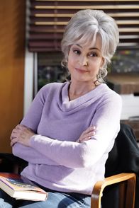 Young Sheldon – Connie "Meemaw" Tucker (Annie Potts)