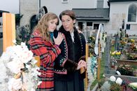 Vier Frauen und ein Todesfall – (v.li.) Miriam Stein (Pippa Sponring), Adele Neuhauser (Julie).