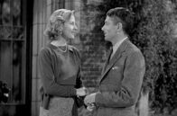 Rebecca – Maxim de Winter (Laurence Olivier) heiratet kurz entschlossen eine schüchterne Amerikanerin (Joan Fontaine) und nimmt sie mit auf seinen Familiensitz Manderley an der sturmumtosten Küste Cornwalls.; Zur ARTE-Sendung Rebecca Maxim de Winter (Laurence Olivier) heiratet kurz entschlossen eine schüchterne Amerikanerin (Joan Fontaine) und nimmt sie mit auf seinen Familiensitz Manderley an der sturmumtosten Küste Cornwalls.