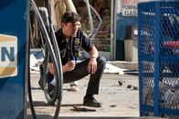 Super 8 – Sheriff Jackson Lamb (Kyle Chandler) hat ein richtig großes Problem. Zunächst verwüstet das Militär den ganzen Ort, dann verschwinden Unmengen an Elektrogeräten und Hunden und schließlich verschwindet sein Boss samt anderer Bewohner spurlos ...