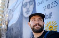 Tracks East – Straßenfotograf Shahar Dekel wurde schon dreimal zum Kriegsdienst eingezogen. Die Kamera nahm er mit.