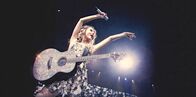 Becoming Taylor Swift – 2007 gelingt der Musikerin der Durchbruch in der Country-Szene: Taylor Swift wird "Songwriter Artist of the Year".
