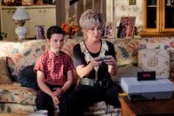 Young Sheldon – Iain Armitage (Sheldon Cooper), Annie Potts (Constance 'Meemaw' Tucker).