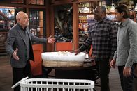 Last Man Standing – v.l.n.r.) Ed Alzate (Hector Elizondo); Chuck Larabee (Jonathan Adams); Ryan Vogelson (Jordan Masterson)