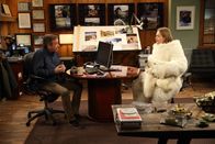 Last Man Standing – (v.li.) Tim Allen (Mike Baxter), Christoph Sanders (Kyle Anderson).