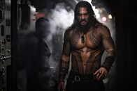 Aquaman – Entdeckt seine Kräfte: Arthur / Aquaman (Jason Momoa)