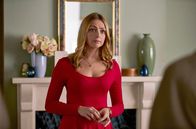 Mum – Kelly (Lisa McGrillis), die neue Freundin von Jason, tritt in so ziemlich jedes Fettnäpfchen.