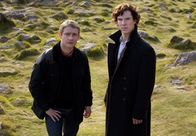 Sherlock – Holmes (Benedict Cumberbatch, re.) und Watson (Martin Freeman) ahnen, dass hinter der Legende um den Hund von Baskerville eine ganz rationale Erklärung steckt.