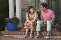 The Middle – Sue (Eden Sher, l.); Brad (Brock Ciarlelli, r.)