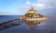 Traumorte – Das berühmteste Bauwerk der Normandie ist der sagenumwobenen Klosterberg Mont St. Michel.