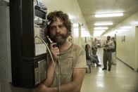 Baskets – Als Chip (Zach Galifianakis) verhaftet wird, muss er seine Mutter anrufen, was dieser ganz schön die Laune verdirbt ...
