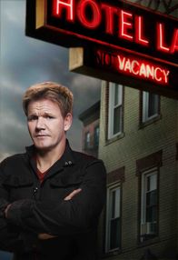 Hotel Hell mit Gordon Ramsay – Mit einem Haufen Erfahrung und Knowhow im Gepäck berät Gordon Ramsay Hotels quer durch die USA und verwandelt so manchen widerlichen Schuppen in eine Wohlfühloase ...