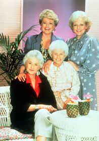 Golden Girls – L-R: Dorothy Zbornak (Bea Arthur), Blanche Devereaux (Rue McClanahan), Sophia Petrillo (Estelle Getty), Rose Nylund (Betty White)