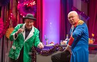 Heißmann + Rassau – Fasching macht Spaß! Volker Heißmann (links) und Martin Rassau (rechts). Aufzeichnung der Faschingsknaller 2021 mit Heißmann und Rassau in der "Comödie Fürth".