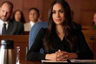 Suits – Für Rachel (Meghan Markle) gibt es ein überraschendes Angebot: Ihr Vater bietet ihr eine unerwartete Möglichkeit zur Zusammenarbeit an und wird ihr Mentor.