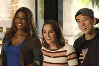 Single Parents – L-R: Poppy Banks (Kimrie Lewis), Angie D'Amato (Leighton Meester) and Miggy Park (Jake Choi)