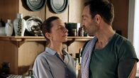 Fast perfekt verliebt – Isabel (Katharina Schüttler) und Ivo (Aleksandar Jovanovic) sind zwar grundverschieden, aber ein "fast perfektes" Paar.