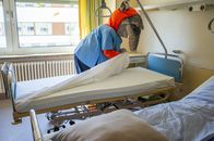 TanzAlarm – TanzTapir abrietet als Krankenpfleger.