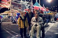 Malcolm mittendrin – Auf dem Jahrmarkt entdecken Dewey (Erik Per Sullivan, l.), Malcolm (Frankie Muniz, 2.v.l.), Stevie (Craig Lamar Traylor, r.) und Reese (Justin Berfield, 2.v.r.) die Geisterbahn ...
