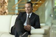 Das schnelle Geld – Zunächst kann Brendon (Matthew McConaughey) dank seiner hellseherischen Fähigkeiten Millionen erwetten. Doch dann verlässt ihn sein Glück und zwischen ihm und seinem Chef entbrennt ein gnadenloser Kampf ...