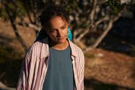 Conversations with Friends – Bobbi (Sasha Lane) hatte schon lange einen Verdacht, was ihre beste Freundin angeht. Dann macht Bobbi plötzlich eine überraschende Entdeckung.