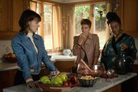 Evil – (v.l.n.r.) Kristen Bouchard (Katja Herbers); Cori (Jenn Colella); Esther (Nana Mensah)