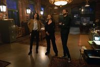 Navy CIS: New Orleans – (v.l.n.r.) Special Agent Hannah Khoury (Necar Zadegan); FBI Special Agent Tammy Gregorio (Vanessa Ferlito); Sebastian Lund (Rob Kerkovich)
