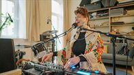 Im Schatten Russlands – Die Sängerin verfremdet klassische ukrainische Folksongs. "Die Ukraine hat eine starke uralte Kultur und Identität und die Menschen werden diese gegen Russland verteidigen", sagt sie.