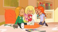 Power Sisters – Krankenbesuch: Nathalie und Lulu bemalen Marines Gipsbein.