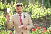 New Girl – Nick (Jake Johnson) als Redner? Vielleicht hätte sich Schmidt für diese Aufgabe doch lieber jemand anderen aussuchen sollen ...
