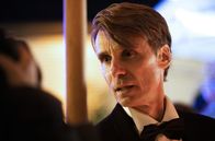 Tatort – Der renommierte Rechtsanwalt Friedhelm Fabian (Jan Georg Schütte) Vorstandsmitglied der Anwaltskammer. Jetzt wandert er überraschend mit seine Frau nach Mittelamerika aus.