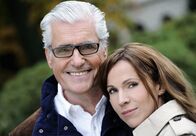 Detektiv wider Willen – Staranwalt Dr. Mark Degen (Sky Du Mont) muss seiner Tochter Ricarda (Doris Schretzmayer) helfen.