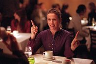 Freunde mit Geld – Jane (Frances McDormand) ist eine von Olivias besten Freundinnen.