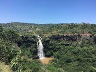 Verrückt nach Meer – Der Wasserfall Umzinyathi in der südafrikanischen Provinz Kwazulu-Natal nahe Durban.