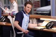 Chicago Med – Muss Papierkram erledigen: Nick Gehlfuss als Dr. Will Halstead
