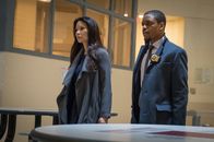 Elementary – Müssen gemeinsam einen neuen Mordfall aufklären: Watson (Lucy Liu, l.) und Detective Bell (Jon Michael Hill, r.) ...