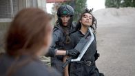 Kill Mode – Bishop (Mareille Labohm, m.), Alex (Yasmin Blake, r.)