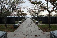 I Wouldn't Go In There – Mabuni, Itoman, Okinawa: Der Conerstone of Peace ist ein Denkmal im Okinawa Peace Memorial Park. Das am 23. Juni 1995 enthüllte Denkmal erinnert an den fünfzigsten Jahrestag der Schlacht von Okinawa. Auf diesen großen Steinplatten sind die Namen von Soldaten und Zivilisten eingraviert, die während der Schlacht ihr Leben verloren haben. (Bildnachweis: National Geographic Channels/Dominic Young)